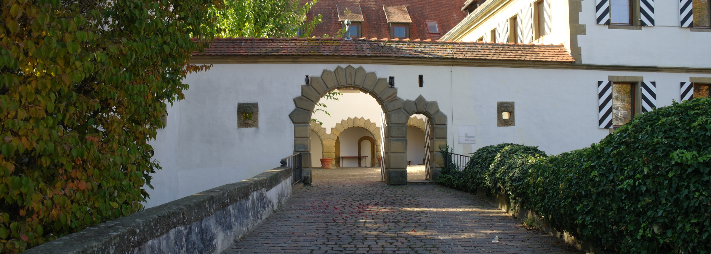 Kirchhausen aus Richtung Wasserreservoir